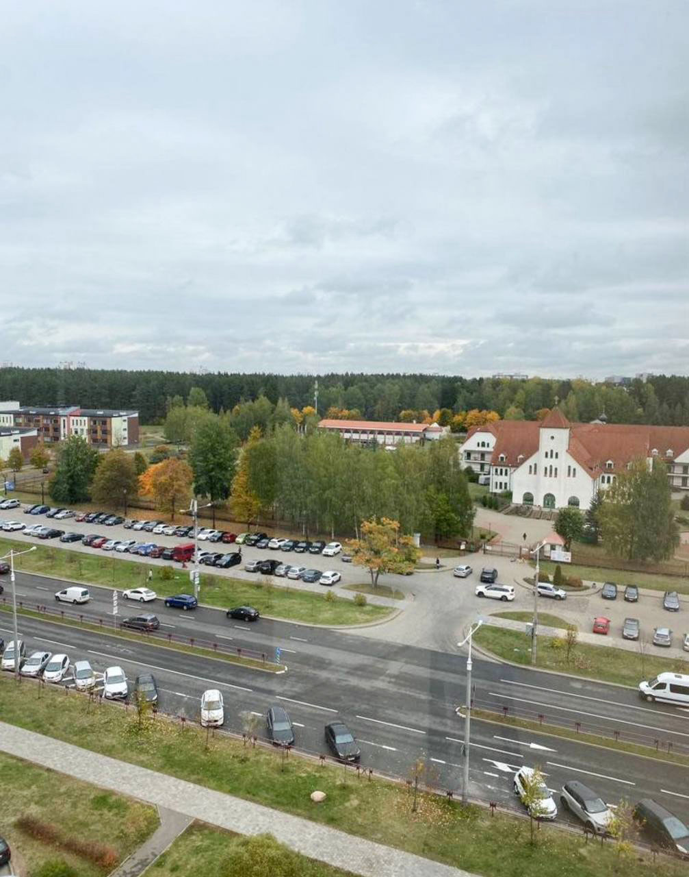 Продается просторая 3-х комнатная квартира в ЖК Маяк Минска  - продажа вторичного жилья от агентсва bir.by
