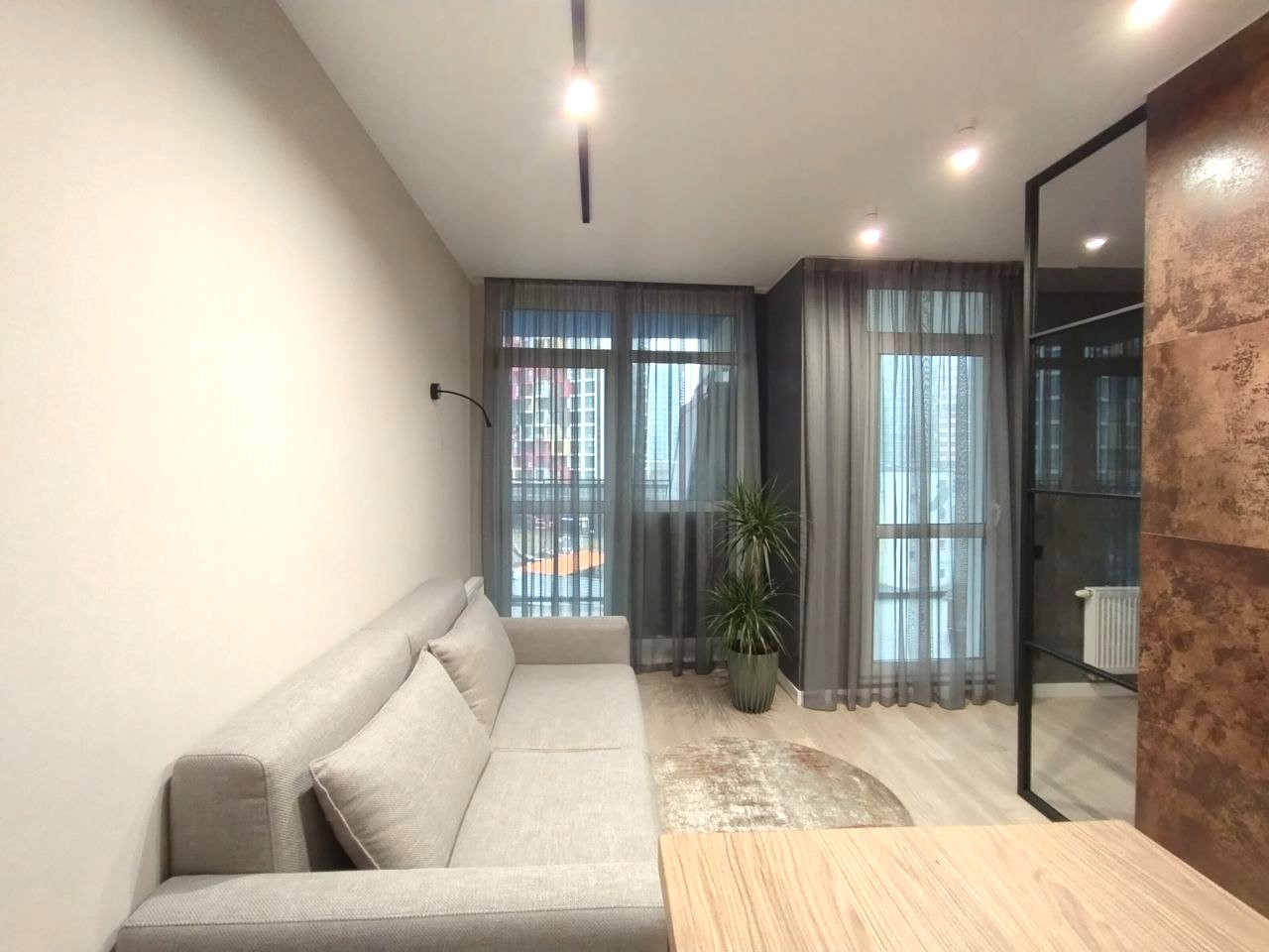 Внимание! Евродвушка в Минск Мире с дизайнерским ремонтом! - продажа вторичного жилья от агентсва bir.by