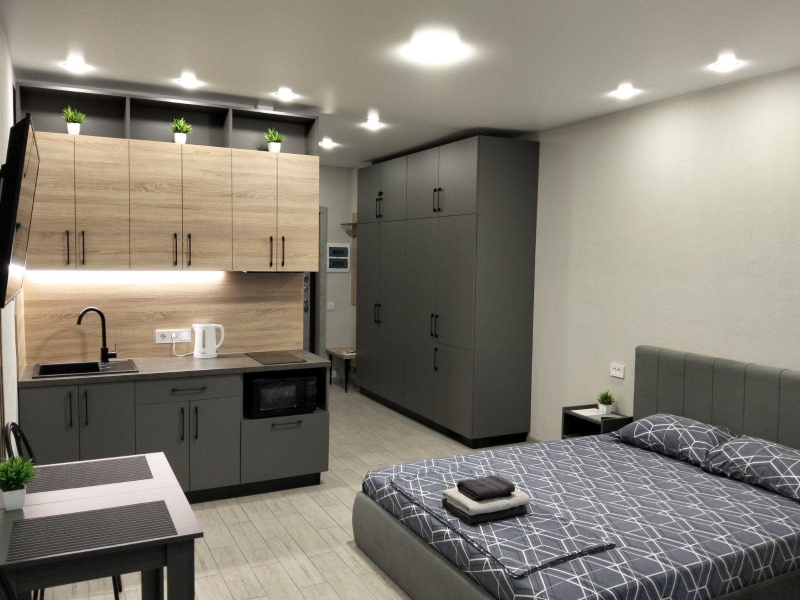 Уникальное предложение. Продается студия.  - продажа вторичного жилья от агентсва bir.by