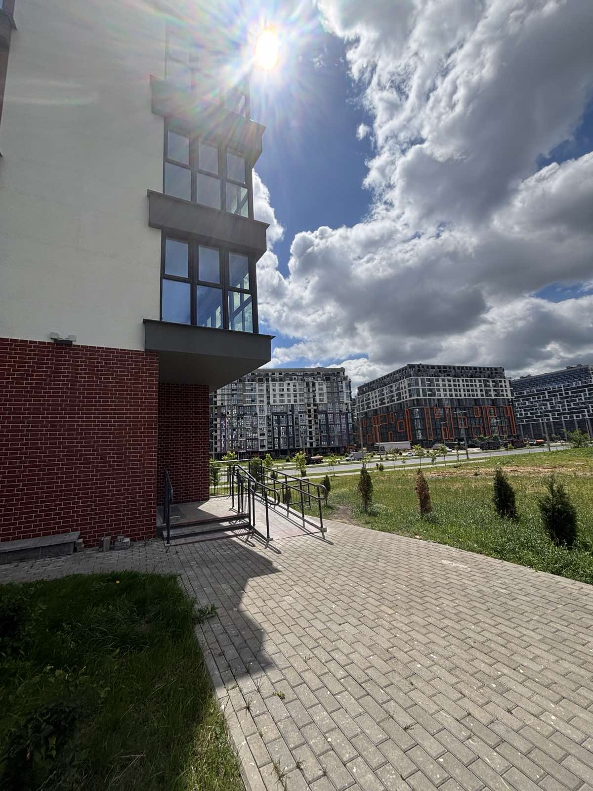 Продается торговое помещение в квартале Happy Planet - продажа вторичного жилья от агентсва bir.by