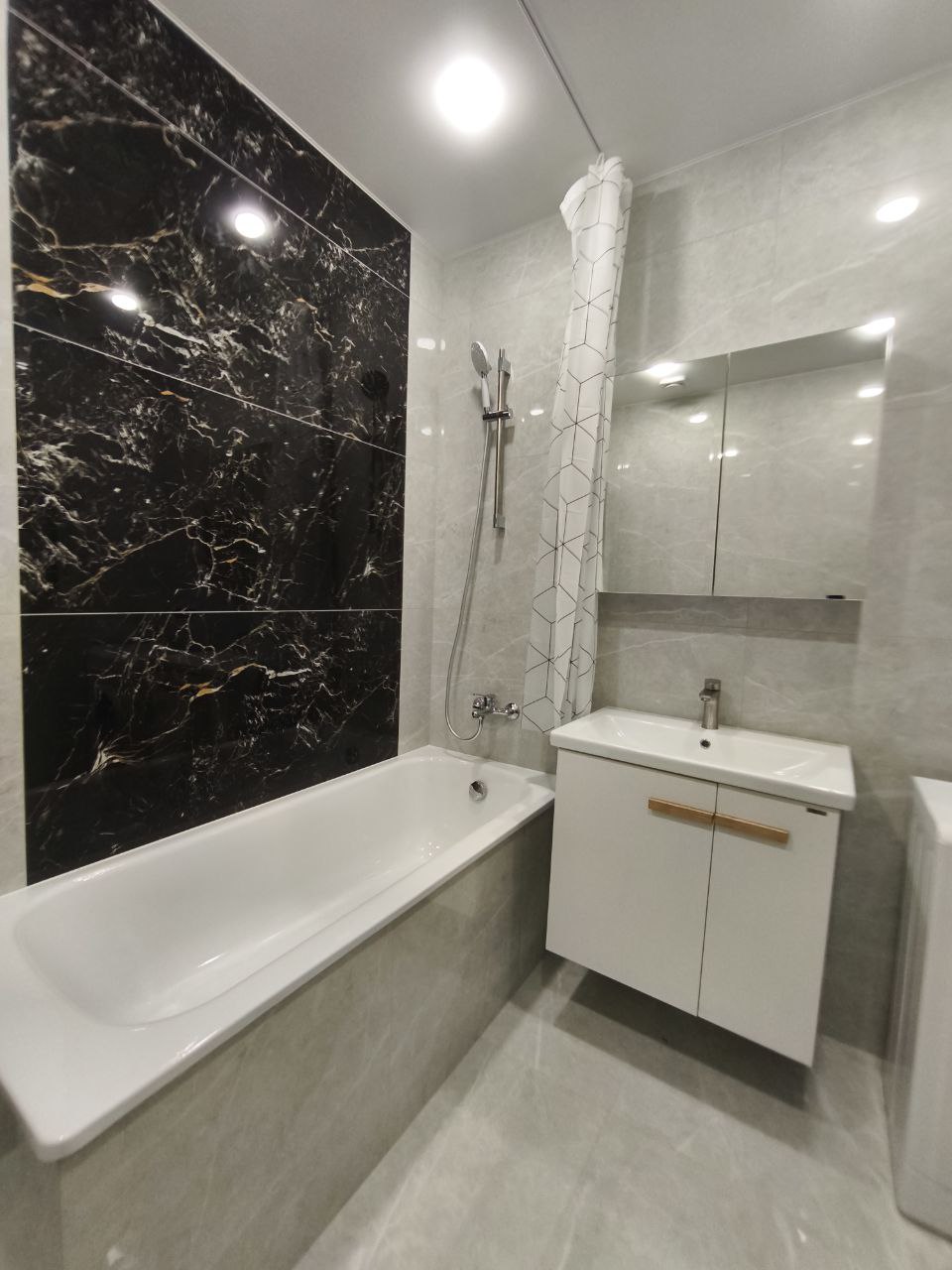 Квартира 57 м кв в ЖК «Минск Мир»!  - продажа вторичного жилья от агентсва bir.by