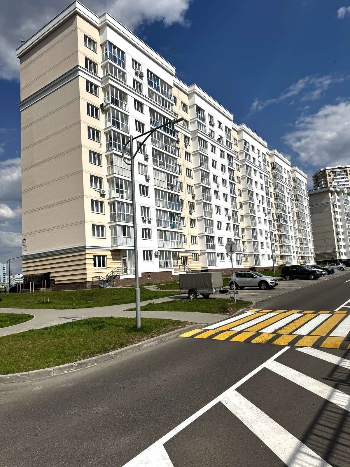 Продается просторная квартира в престижном современном квартале города Минска. - продажа вторичного жилья от агентсва bir.by