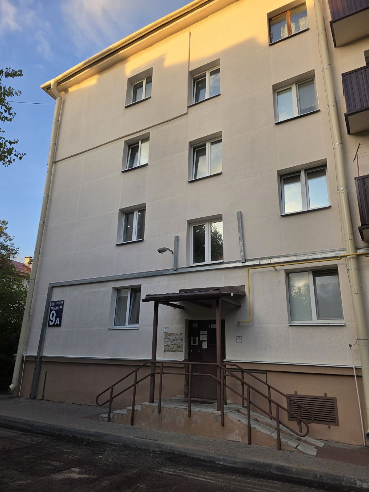 Продается светлая, теплая и уютная квартира, где все уже готово для вашей комфортной жизни. - продажа вторичного жилья от агентсва bir.by