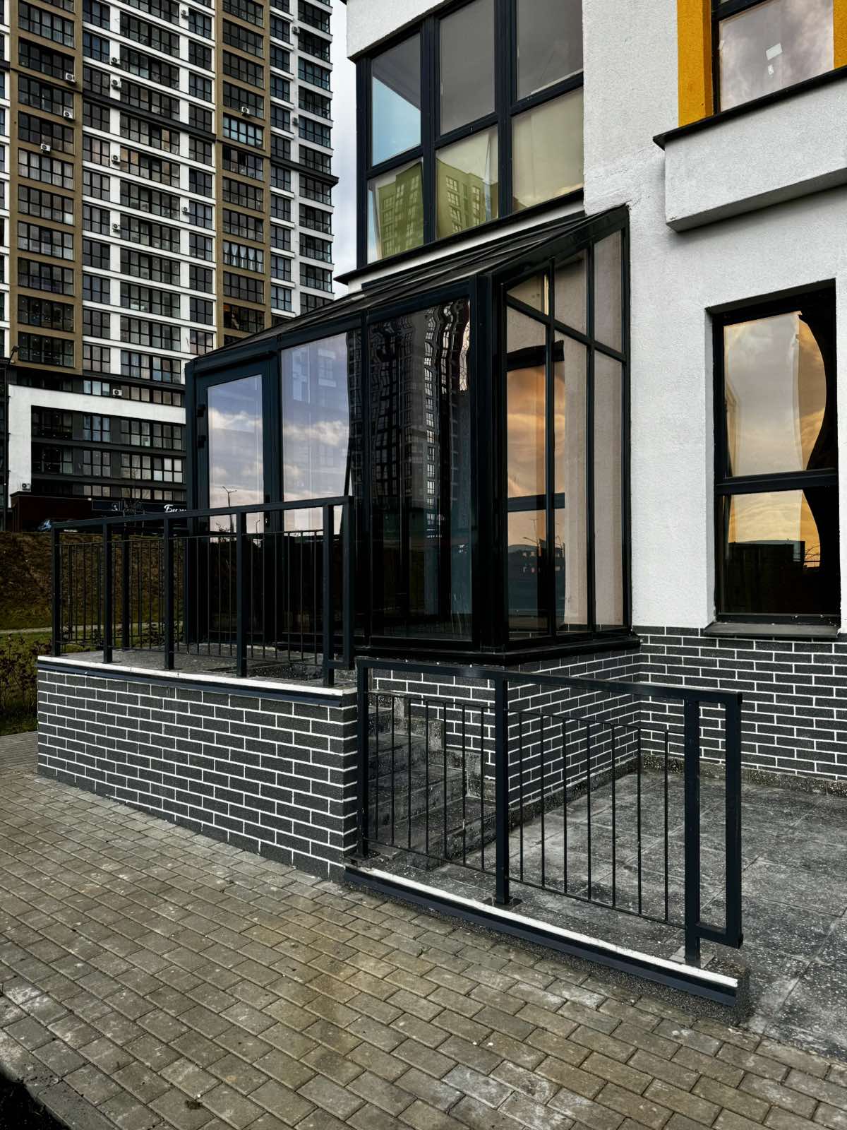 Квартира в ЖК «Минск Мир» расположена на удобном 1 этаже  - продажа вторичного жилья от агентсва bir.by