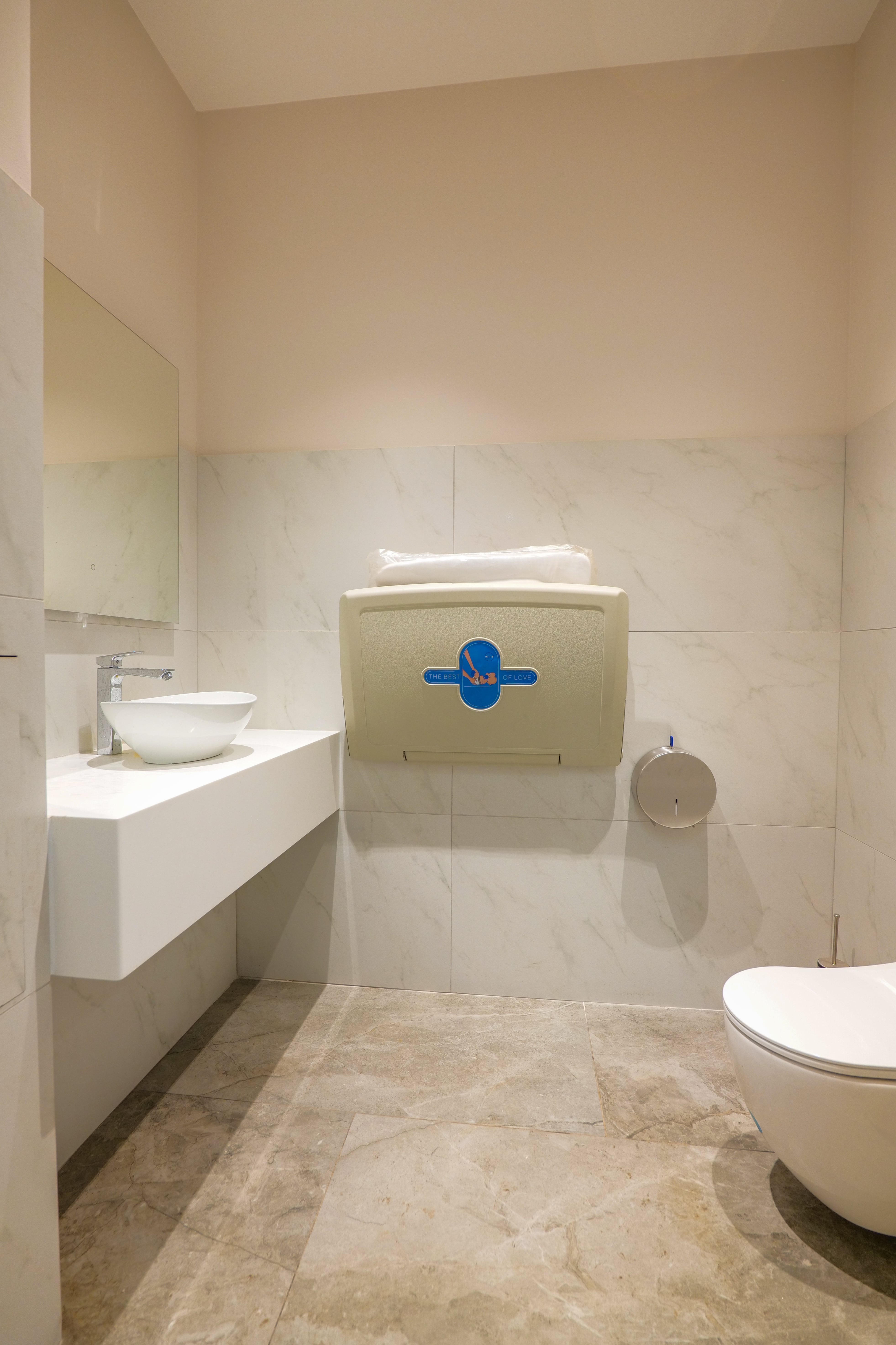 Продается квартира в 2-х секционном 13 этажном доме, примыкающем к парку.  - продажа вторичного жилья от агентсва bir.by