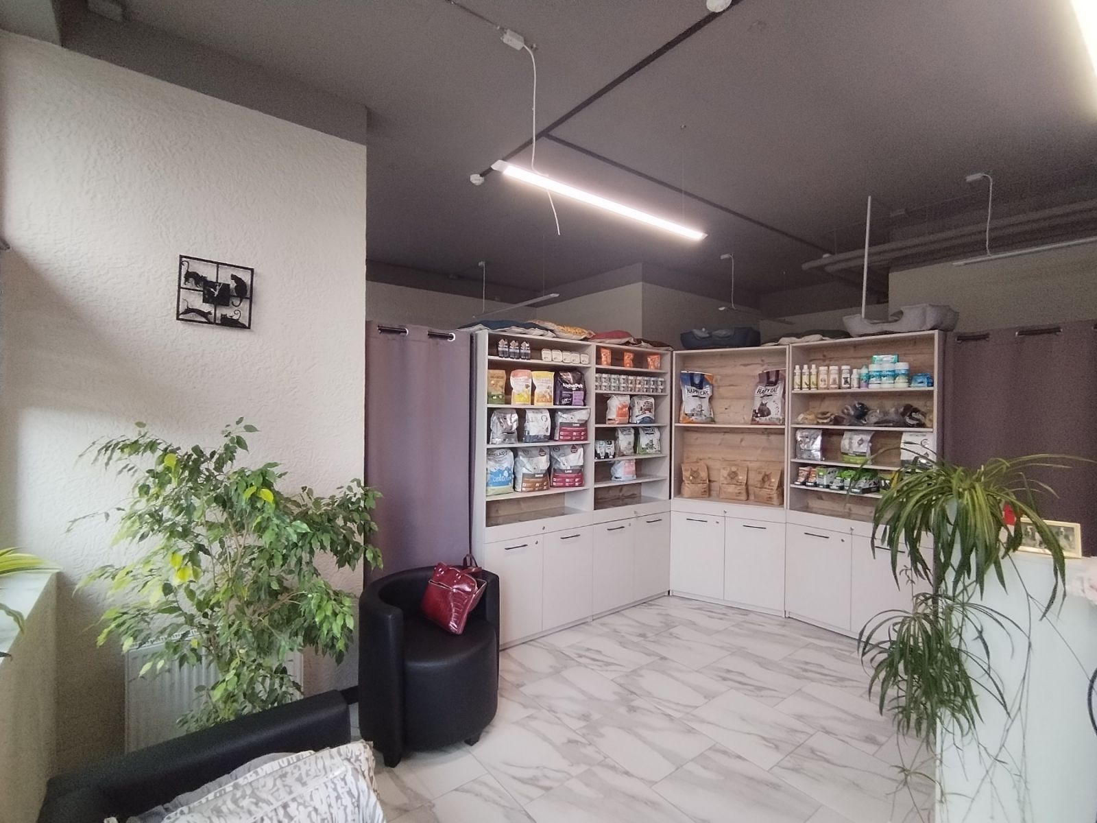 Продажа административно-торгового помещения на первом этаже с арендатором: идеальное решение для вашего бизнеса в Комплексе Минск Мир - продажа вторичного жилья от агентсва bir.by