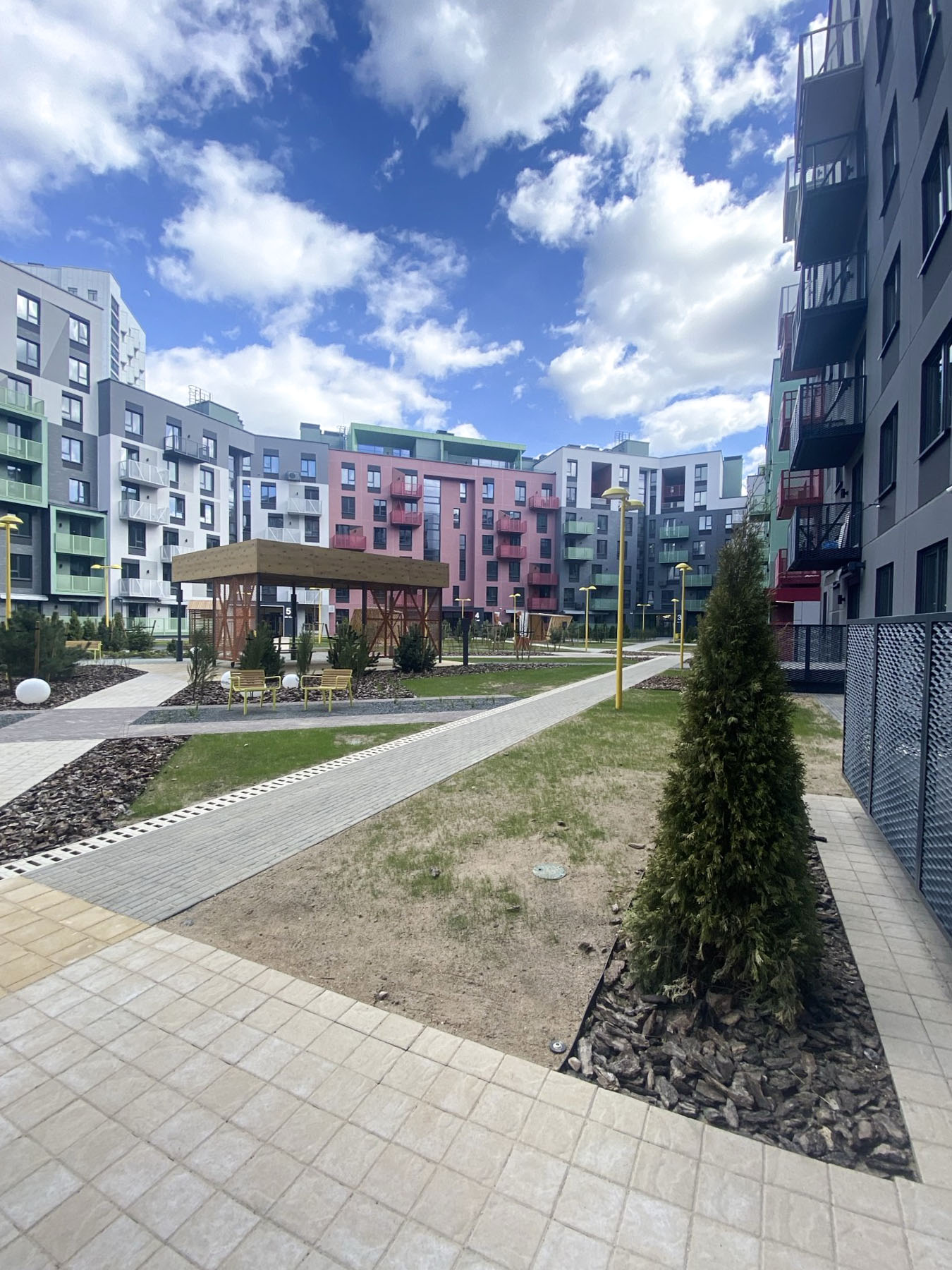 Продается евротрешка в Новой Боровой - продажа вторичного жилья от агентсва bir.by
