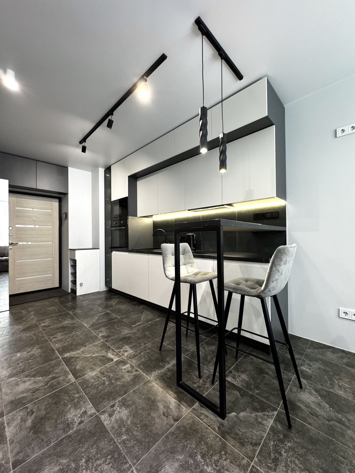 Продается квартира с отличным ремонтом в доме Твист, полностью готова для проживания - продажа вторичного жилья от агентсва bir.by