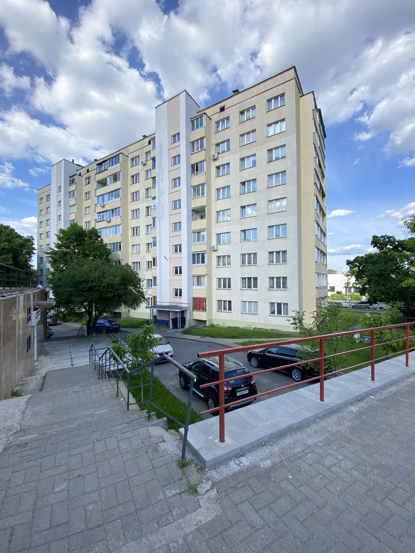  Светлая и уютная однокомнатная квартира . - продажа вторичного жилья от агентсва bir.by