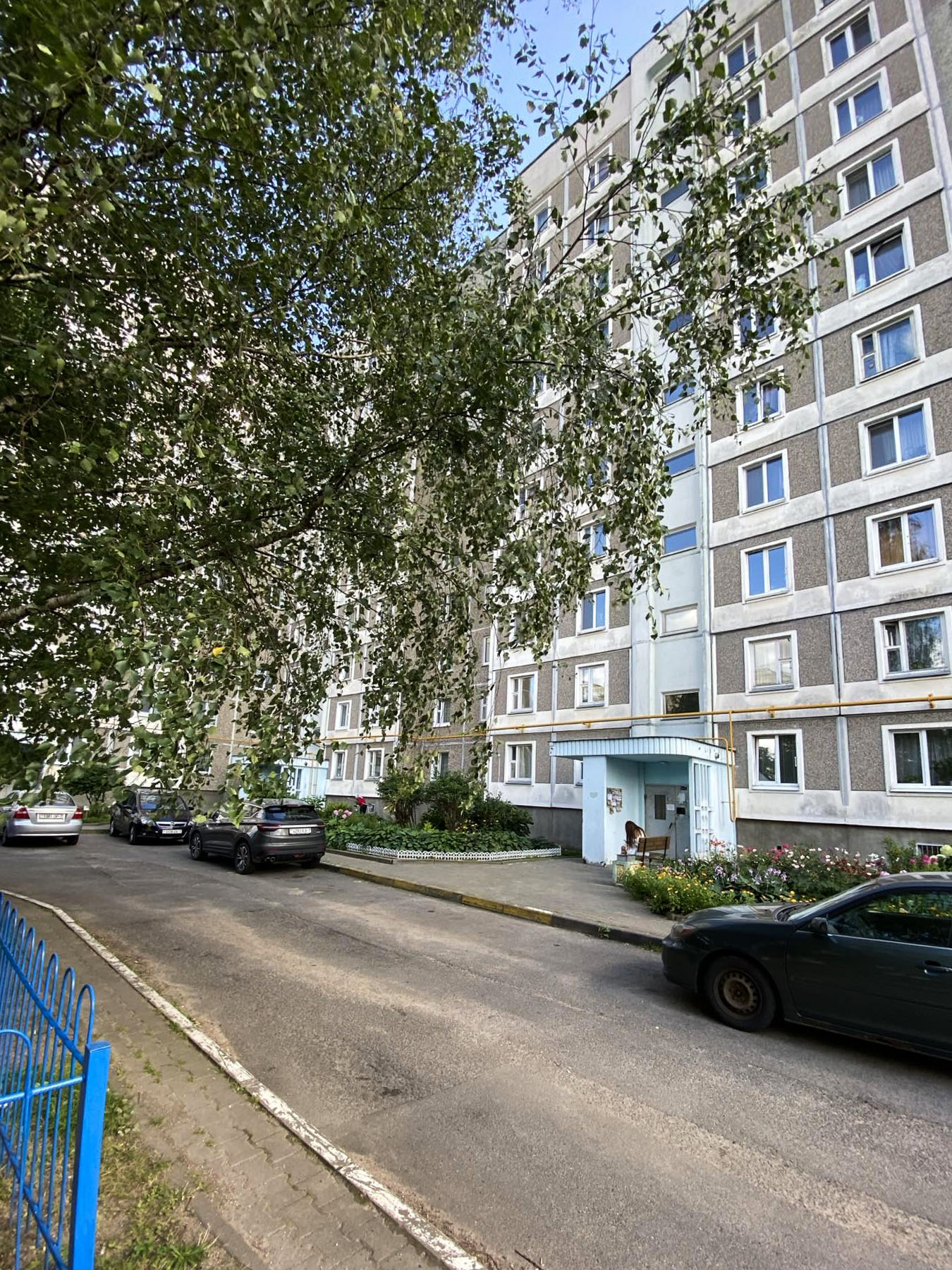 Продается светлая просторная  2-х комн.квартира - продажа вторичного жилья от агентсва bir.by