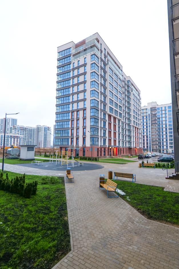 Продаётся квартира в 2-х секционном 13 этажном доме  - продажа вторичного жилья от агентсва bir.by