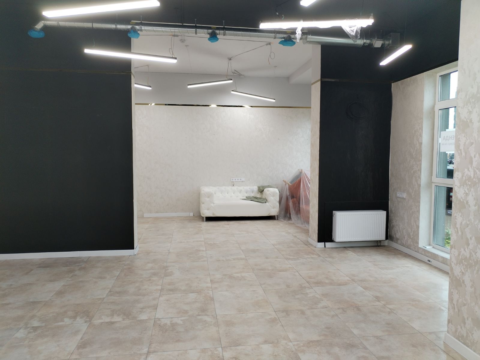 Продажа административно-торгового помещения с ремонтом! - продажа вторичного жилья от агентсва bir.by