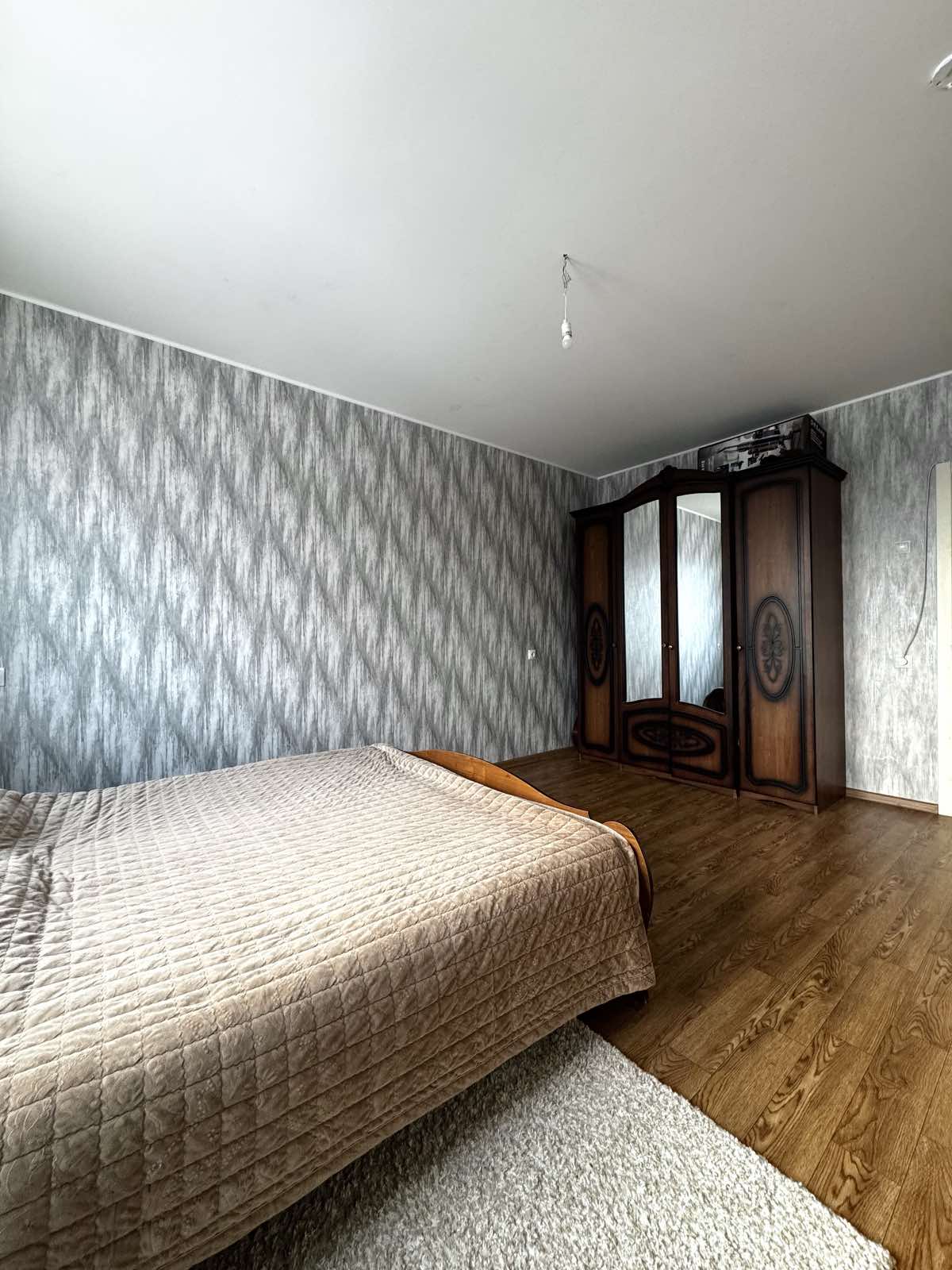 Продается трёхкомнатная квартира на комфортном 4 этаже  - продажа вторичного жилья от агентсва bir.by