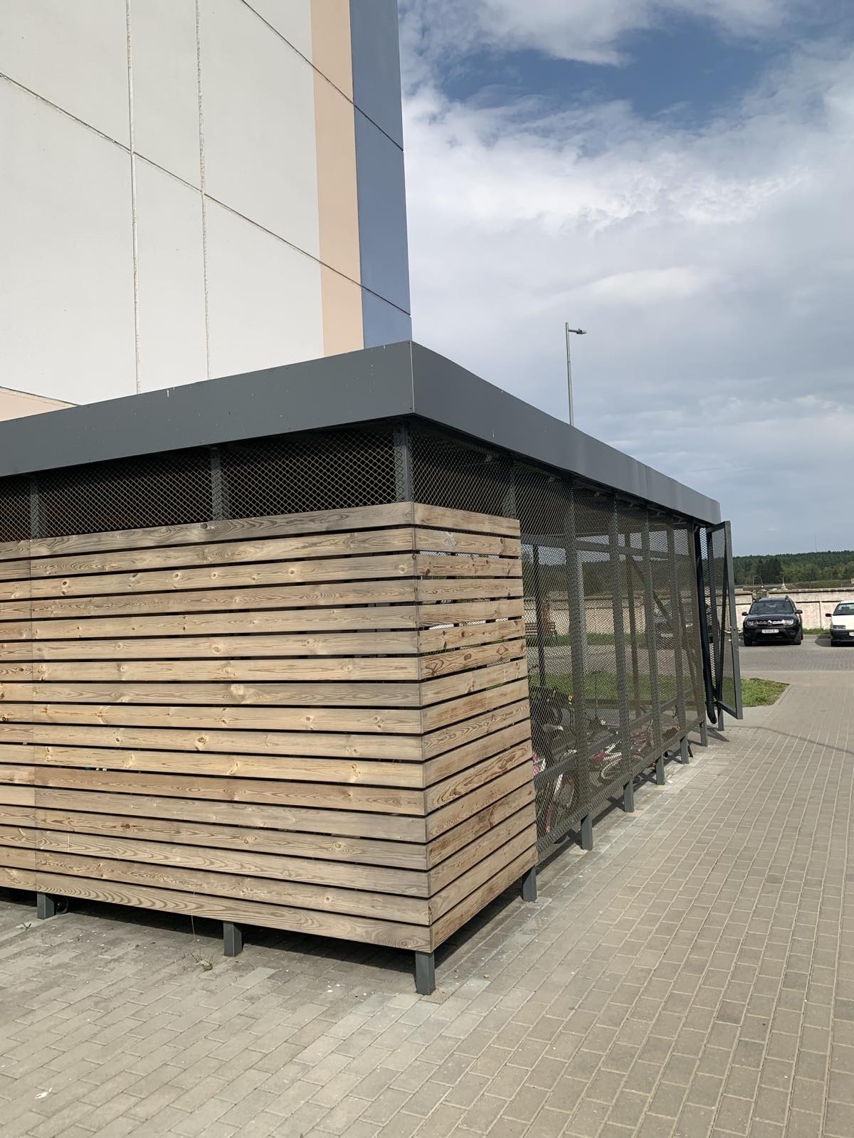 Продается 3-комнатная квартира - продажа вторичного жилья от агентсва bir.by