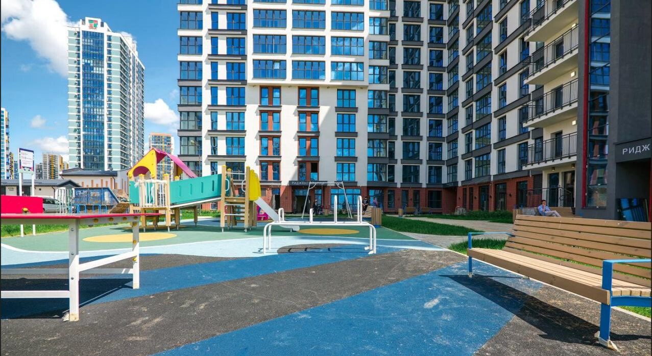 Продается отличная квартира формата евродвушка с высокими потолками 3.7м! - продажа вторичного жилья от агентсва bir.by